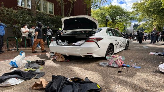 Car drives through crowd as PSU protesters move into downtown Portland – MASHAHER