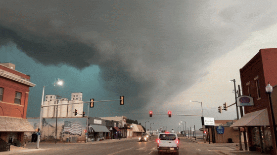 Tornado Sirens Sound as Ominous Supercell Looms Over Central Oklahoma – MASHAHER