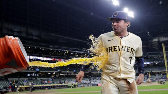 Tyler Black’s dad does play-by-play during his second career MLB hit: ‘There’s a base hit for my boy’ – MASHAHER