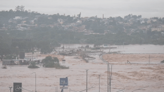 Boat Hits Bridge and Capsizes Amid Catastrophic Flooding in Southern Brazil – MASHAHER