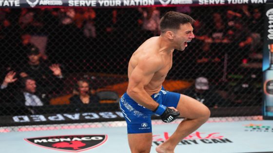 UFC St. Louis: Esteban Ribovics delivers wild head-kick KO to beat Terrance McKinney seconds into their fight – MASHAHER