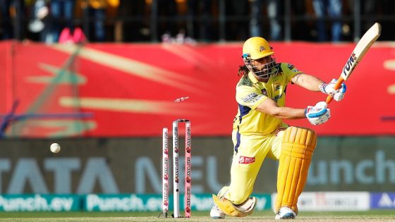 “Someone Has To Tell MS Dhoni…”: Irfan Pathan Slams CSK Superstar’s No. 9 Stunt – MASHAHER