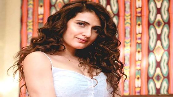 Fatima Sana Shaikh shares unseen BTS pics of Metro In Dino and Ul Jalool Ishq; shares thoughts on reuniting with Chachi 420 co-star Tabu 420 : Bollywood News – MASHAHER