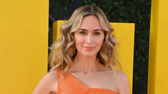 Emily Blunt Says Kissing Actors Sometimes Made Her Feel Sick – MASHAHER