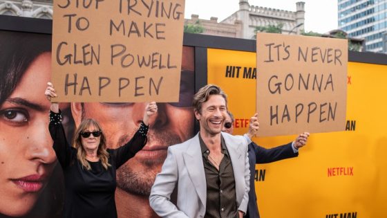 Glen Powell’s Parents Trolled the Actor at ‘Hit Man’ Premiere – MASHAHER