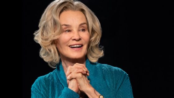 Why Jessica Lange Is ‘Wild and Liberated’ in Broadway’s ‘Mother Play’ – MASHAHER