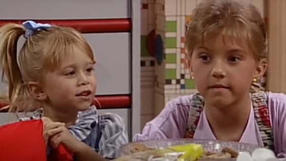 Jodie Sweetin Explains Why She Was Much Closer To Mary-Kate And Ashley Olsen Than Candace Cameron Bure While Filming Full House – MASHAHER