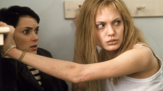 Elisabeth Moss Reveals ‘Girl Interrupted’ Divided Set: Ryder vs Jolie – MASHAHER