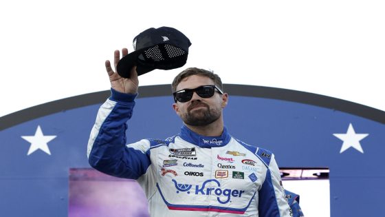 NASCAR: Ricky Stenhouse Jr. fined for throwing punch at Kyle Busch – MASHAHER