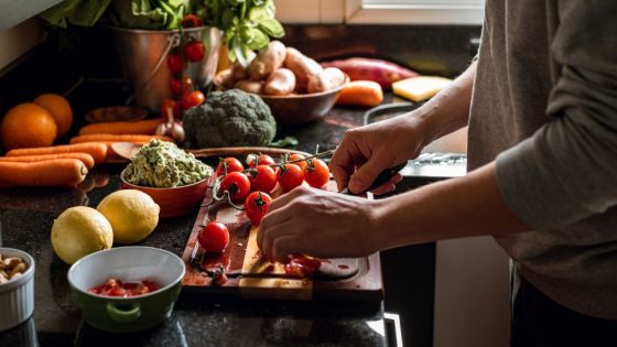 Certain vegetarian diets significantly reduce risk of cancer, heart disease and death, study says – MASHAHER