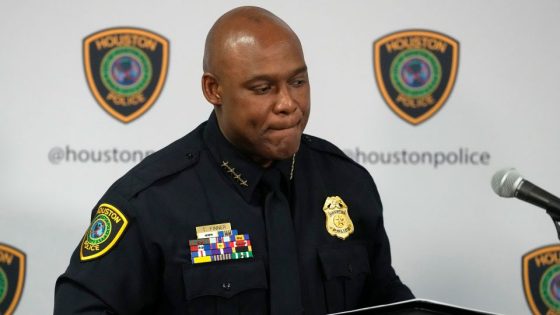 Houston police chief retires suddenly after questions raised about more than 260,000 suspended investigations – MASHAHER