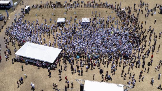 706 people named Kyle got together in Texas. It wasn’t enough for a world record. – MASHAHER