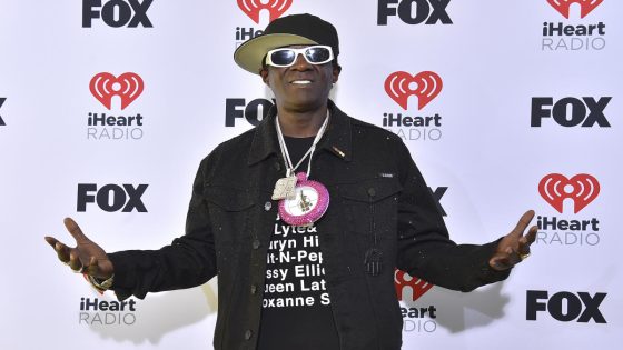 Flavor Flav is the U.S. women’s water polo team’s official hype man and sponsor – MASHAHER