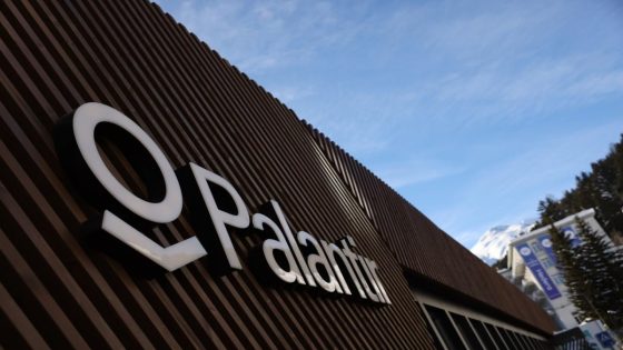 Palantir Slides After Annual Sales Forecast Fails to Impress – MASHAHER