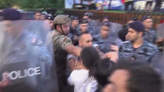 Clashes erupt between university students and riot police outside Egyptian embassy in Beirut – MASHAHER