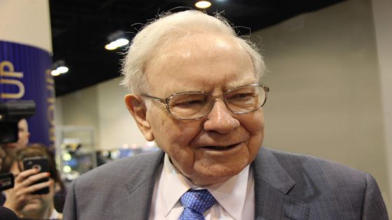 This Warren Buffett ETF Could Turn $300 Per Month Into $976,000 While Barely Lifting a Finger – MASHAHER