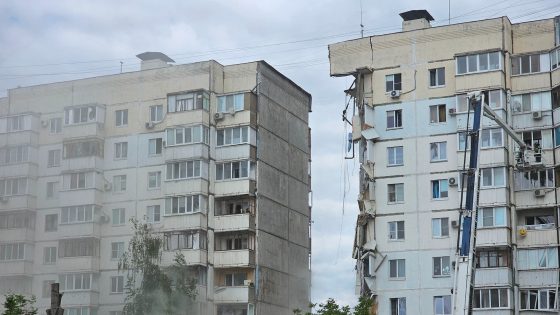 Ukraine strikes Russian apartment building, local governor says – MASHAHER