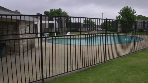 Woman attacked after telling group not to jump pool fence – MASHAHER