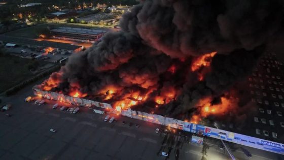 Flames engulf a Polish shopping center – MASHAHER