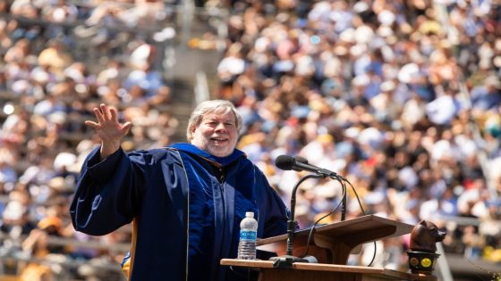 Apple cofounder Steve Wozniak was expelled from the school where he just delivered his commencement speech—’be leaders, not followers’ – MASHAHER