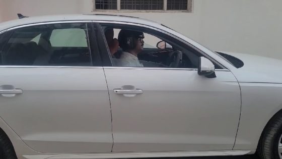 Fined Rs 1,000, UP Man Now Drives His Audi With A Helmet On – MASHAHER