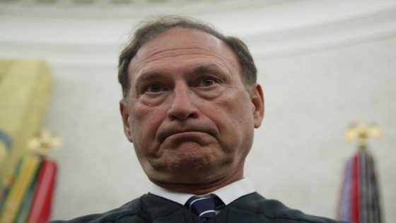 Justice Alito’s Upside-Down Flag Claim Dismantled by Police, Neighbors: Report – MASHAHER