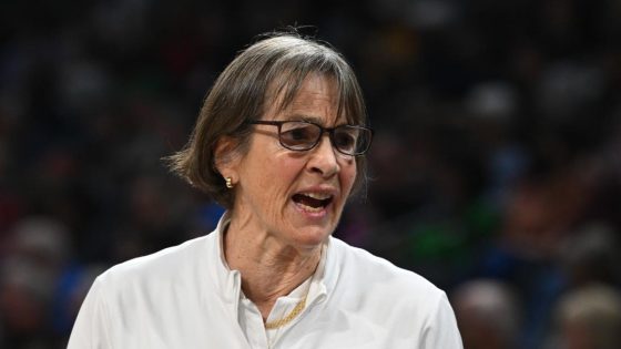 Stanford names basketball court “Tara VanDerveer Court” for retired Hall of Famer, winningest coach – MASHAHER