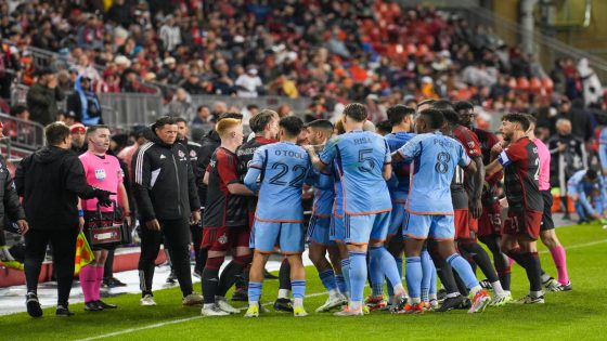 Chaotic brawl breaks out, punching allegations surface after NYCFC’s 3-2 win over Toronto FC – MASHAHER