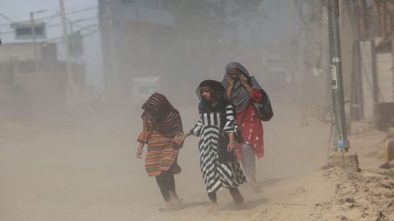 Indian capital swelters as temperature hits all-time high of 52.9 Celsius – MASHAHER