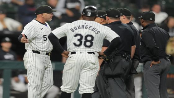 WATCH: White Sox lose on abhorrent interference call, internet goes nuts – MASHAHER