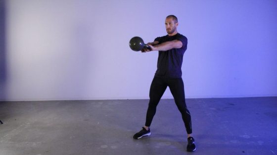 How to Do a Kettlebell Swing the Right Way – MASHAHER