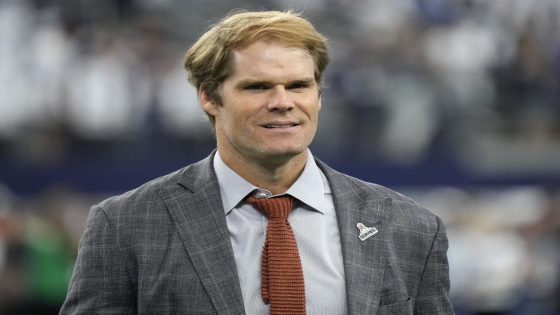 Greg Olsen wins Emmy for best analyst right before getting replaced by Tom Brady – MASHAHER