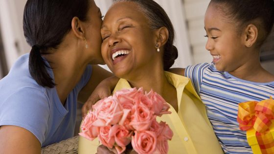 11 inexpensive Mother’s Day gift ideas that will wow her for under $100 – MASHAHER