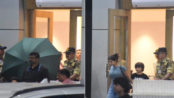 Shah Rukh Khan Flies Into Mumbai With Wife Gauri And Kids Suhana-AbRam – MASHAHER