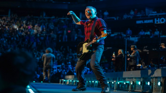 Bruce Springsteen Documentary About World Tour Set at Disney+ and Hulu – MASHAHER