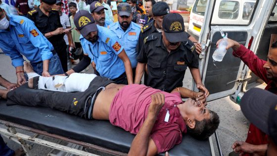 Bus carrying Hindu pilgrims to a shrine in India plunges down 150-foot gorge, killing 22 people – MASHAHER