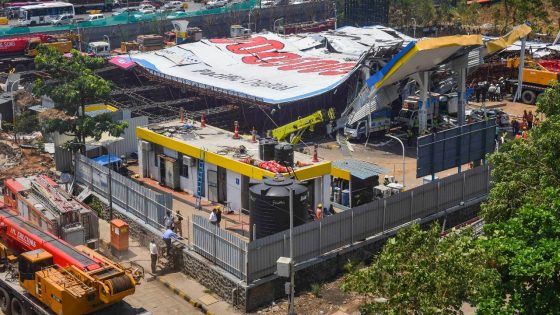 Mumbai hoarding collapse: What is Brihanmumbai Municipal Corporation policy on giant billboards? – MASHAHER