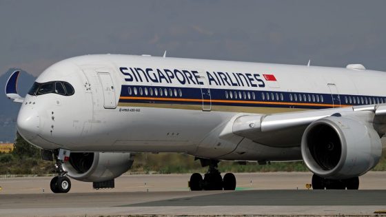 Singapore Airlines horror as one passenger dead and more than 30 injured on Boeing flight from London Heathrow – MASHAHER