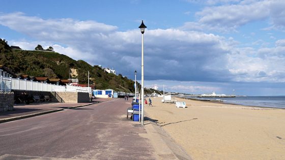 Bournemouth: Woman dies after two stabbed on Durley Chine Beach | UK News – MASHAHER