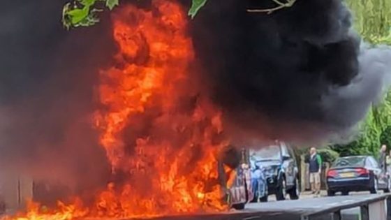 Five fire engines tackle bus blaze on Richmond Road in Twickenham | UK News – MASHAHER