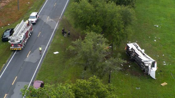 Eight dead and 37 taken to hospital after bus carrying farm workers involved in Florida collision | US News – MASHAHER