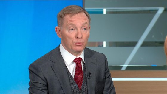 Sir Chris Bryant: Senior Labour MP reveals skin cancer found in his lung | Politics News – MASHAHER