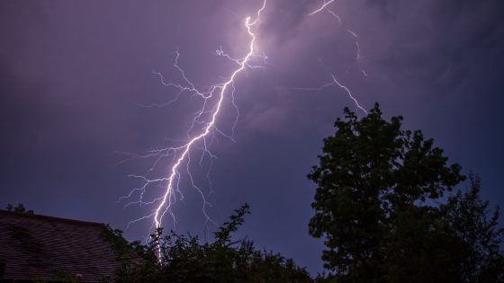 UK weather: Thunderstorm warnings issued with areas at risk of ‘sudden flooding’ and lightning strikes | UK News – MASHAHER