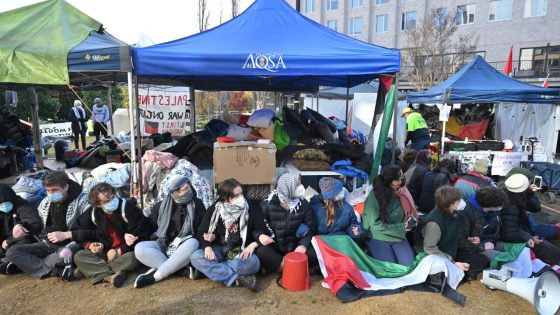 ANU Gaza protest: Police arrive at camp as students refuse to budge – MASHAHER