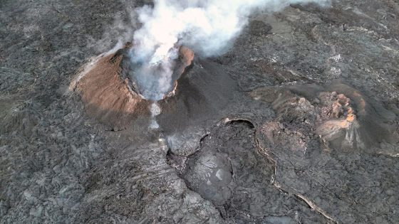 An Iceland volcano starts erupting again, spewing lava into the sky – MASHAHER