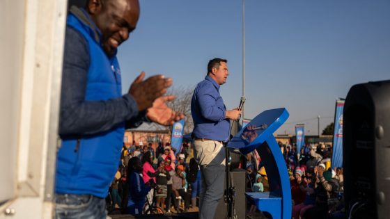 White Politician Poised for Power Faces Hurdle in South Africa – MASHAHER