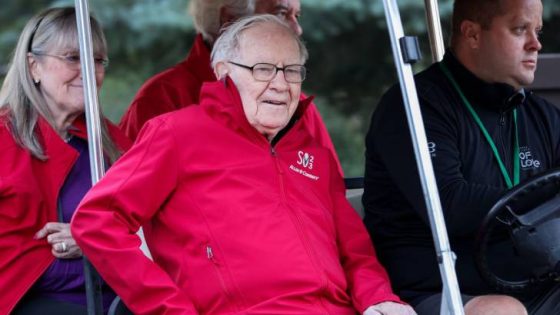 Warren Buffett believes the vast wealth gap in America is due to 1 ‘inevitable consequence’ – MASHAHER