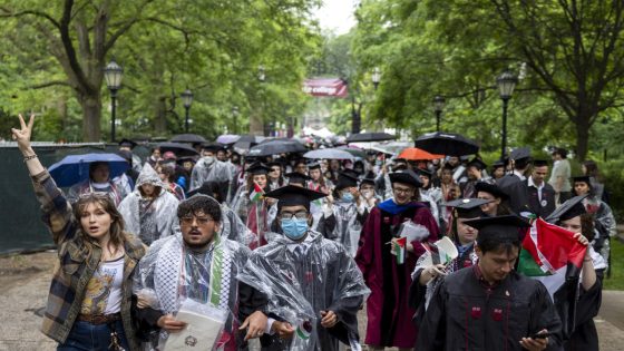 Disruptions at University of Chicago graduation as school withholds 4 diplomas over protests – MASHAHER