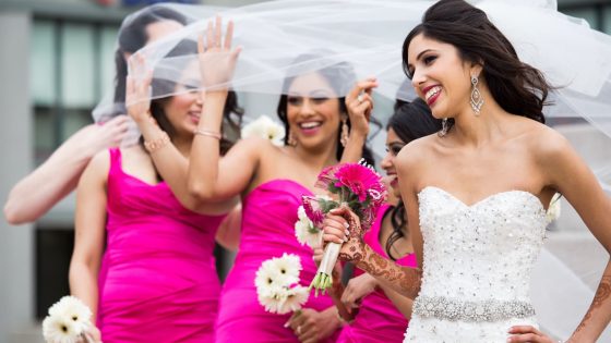 Are bridesmaids required to buy a wedding gift? – MASHAHER