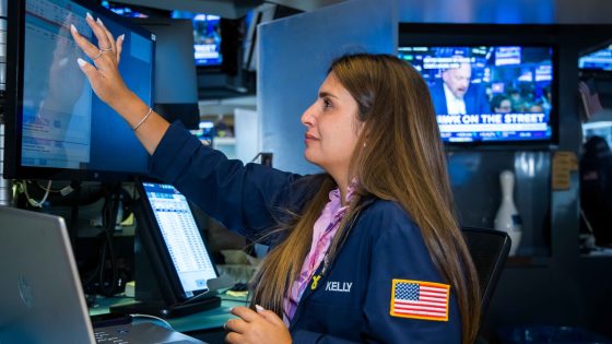 Stock futures are little changed ahead of a holiday-shortened trading week: Live updates – MASHAHER